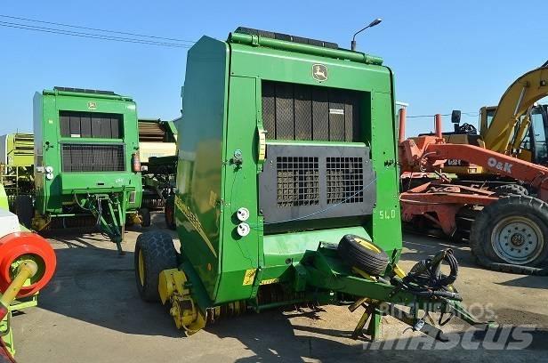 John Deere 592 Round balers