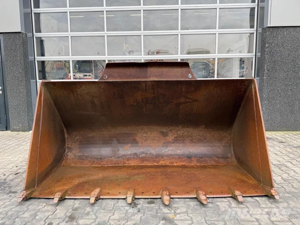 Volvo L60/70/90 Buckets