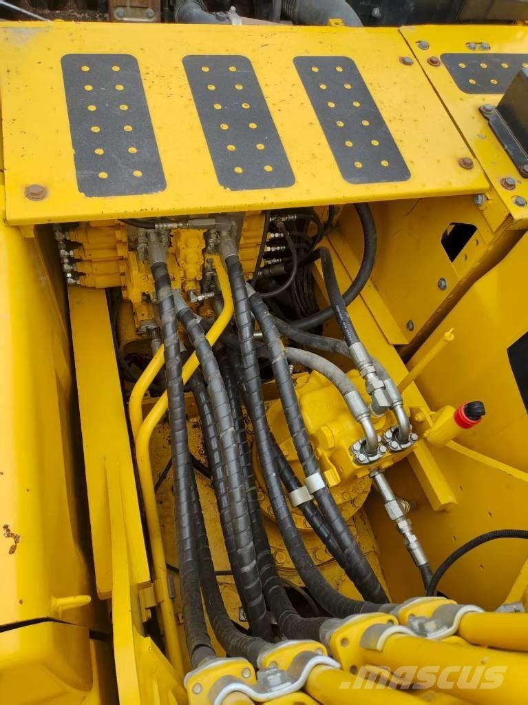 Komatsu PC 210 Crawler excavators
