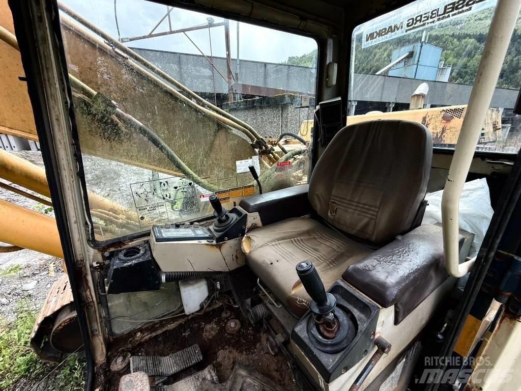 Komatsu PC 200-3 Crawler excavators