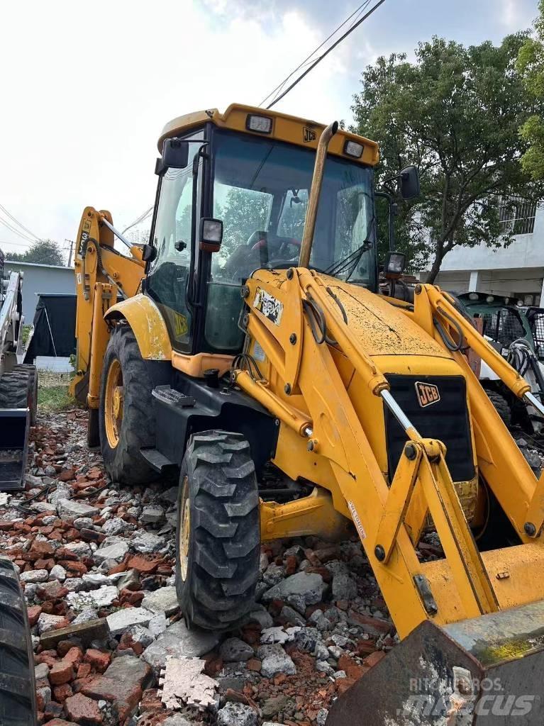 JCB 3 CX Backhoe loaders
