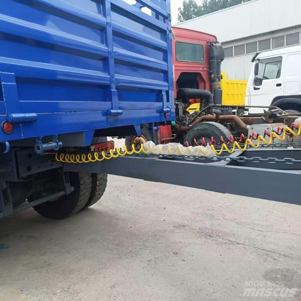 Howo 371 Flatbed / Dropside trucks
