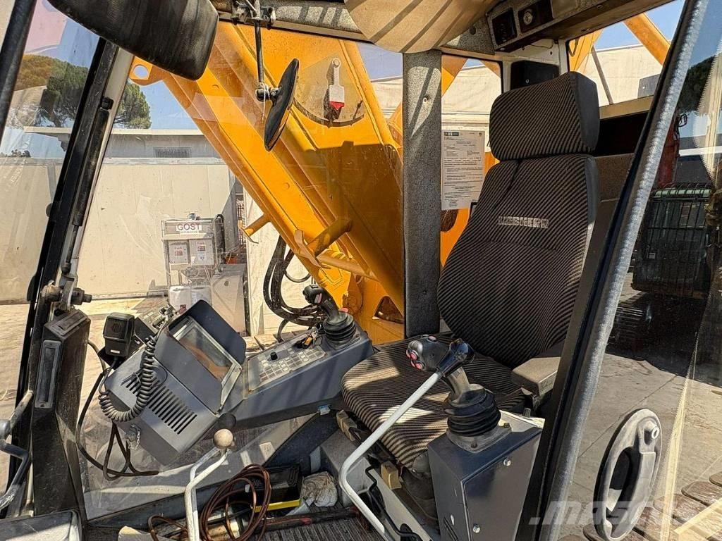 Liebherr LR 1100 Tracked cranes