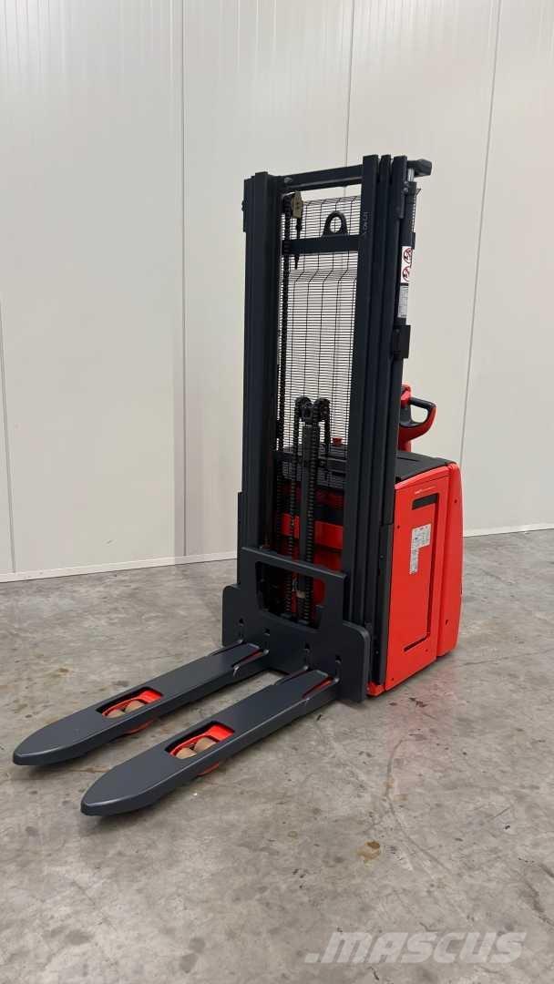 Linde L14 Self propelled stackers