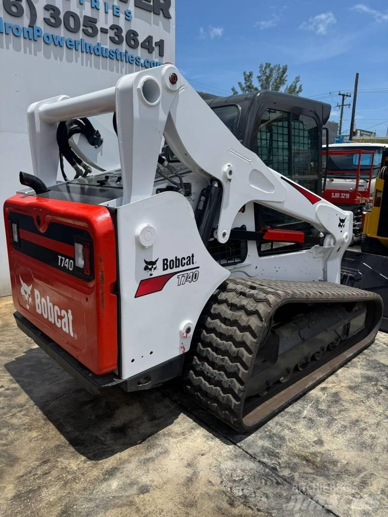Bobcat T 740 Skid steer loaders