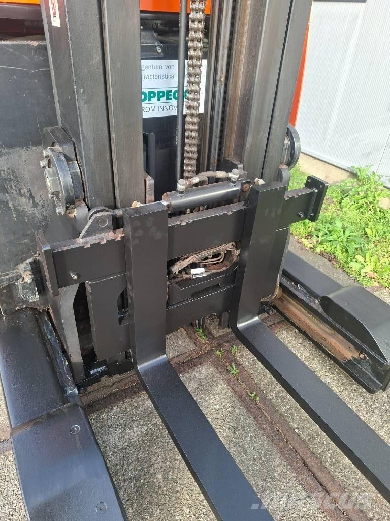 BT RR E 140 Reach trucks