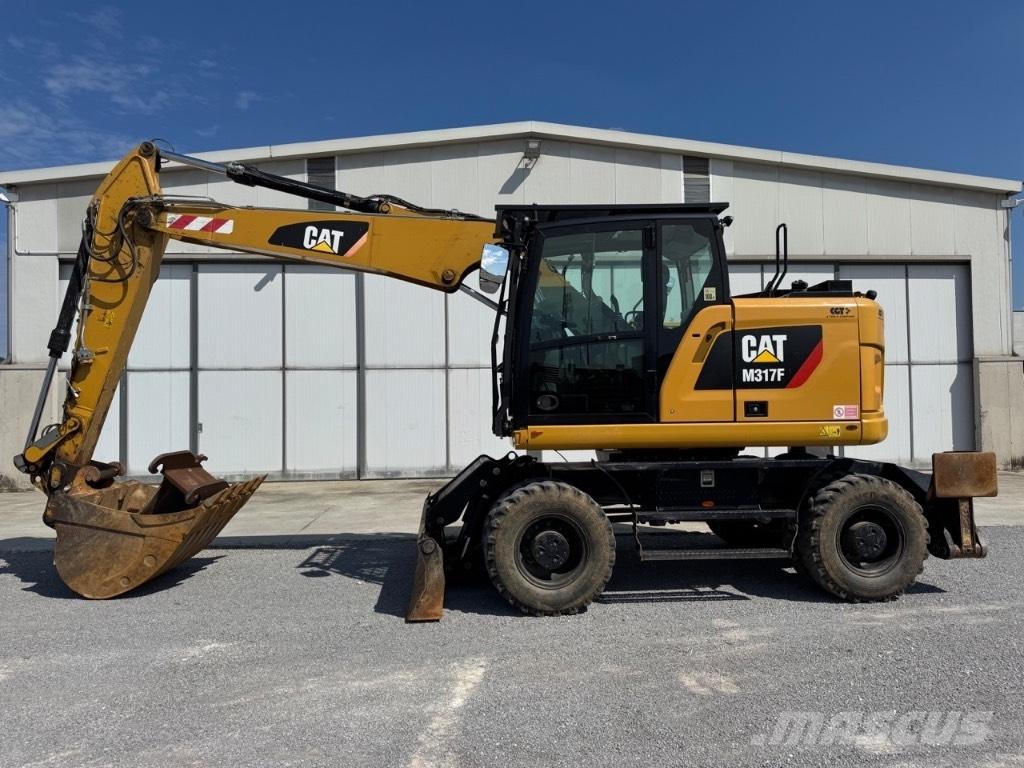 CAT M317F Wheeled excavators
