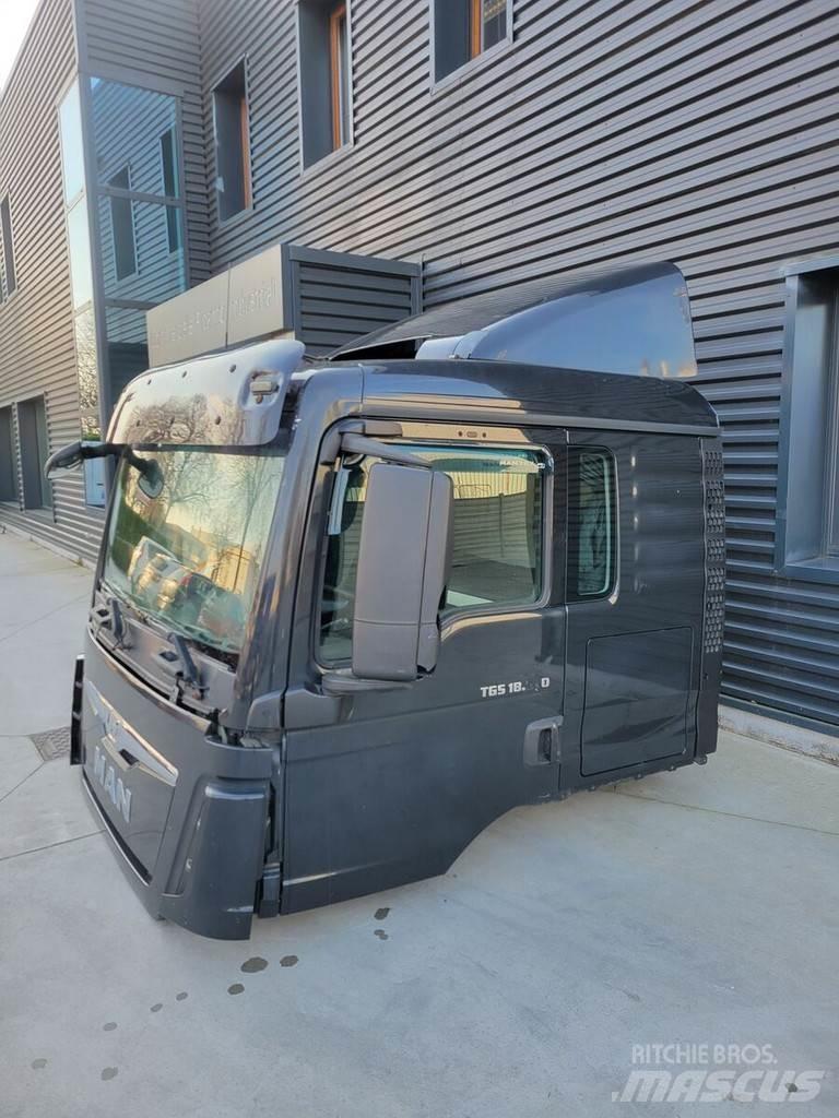 MAN TGS Cabins and interior
