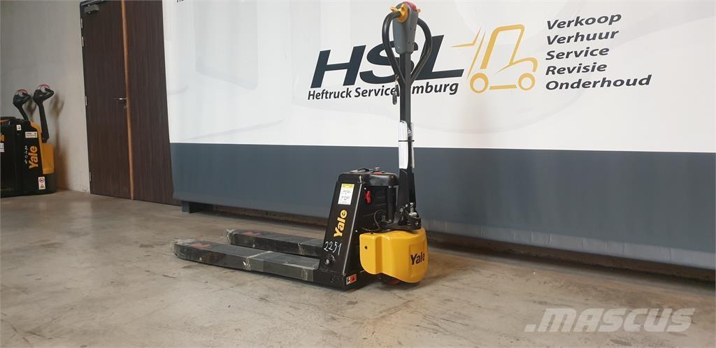 Yale MPC15 Pedestrian stacker