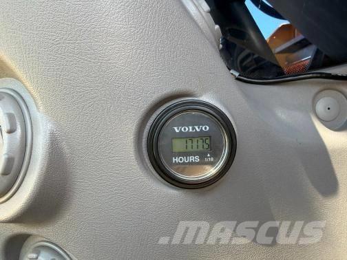 Volvo EC 300 E Crawler excavators