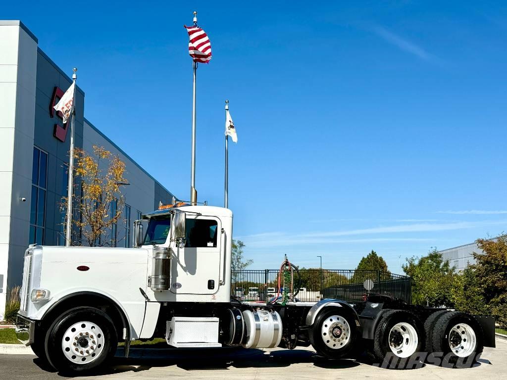 Peterbilt 389 PRIDE Tractor Units
