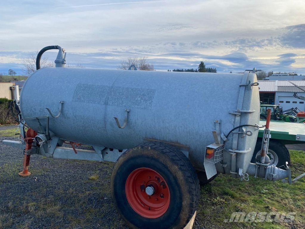 Pichon TSC6 Manure spreaders