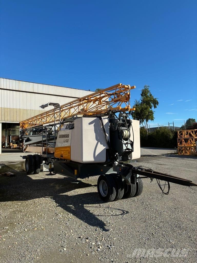 Liebherr L1-32 Tower cranes