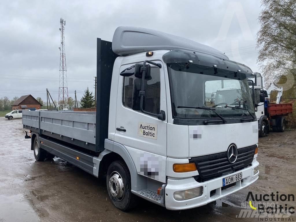 Mercedes-Benz 815 Flatbed / Dropside trucks
