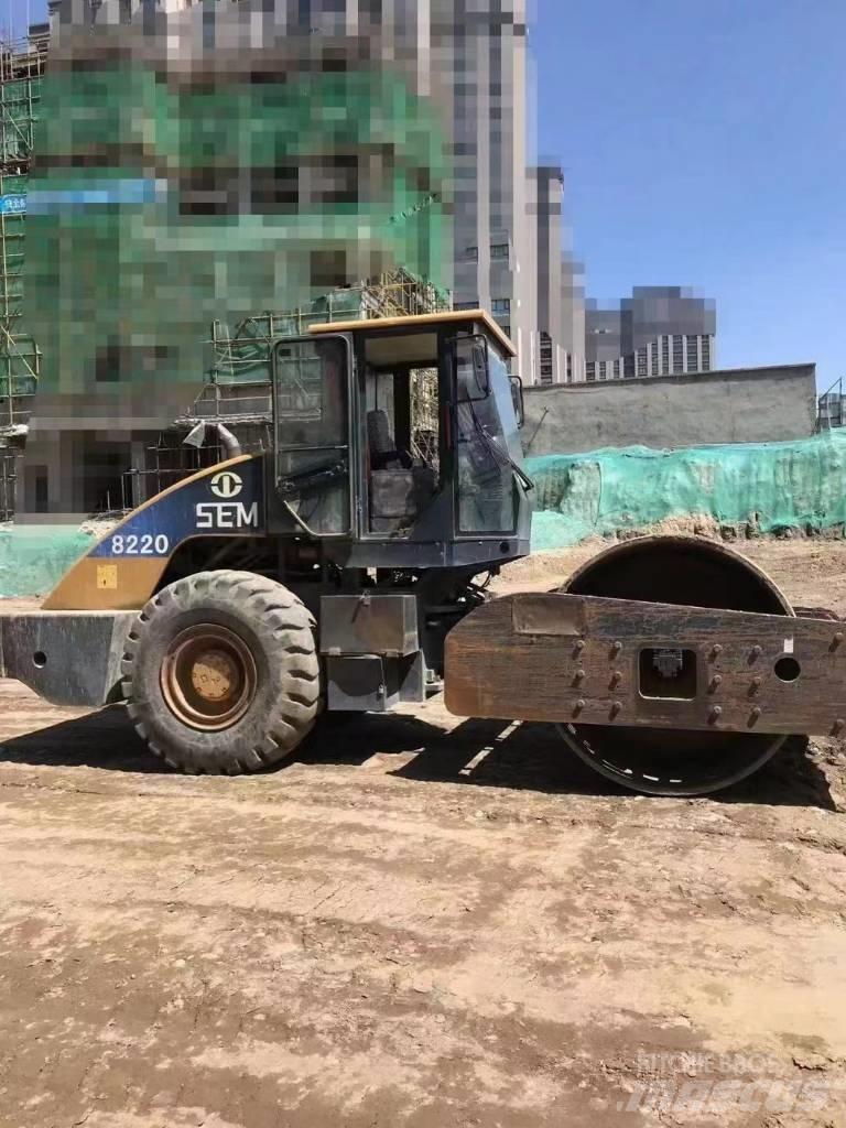 SEM 8220 compactor Single drum rollers