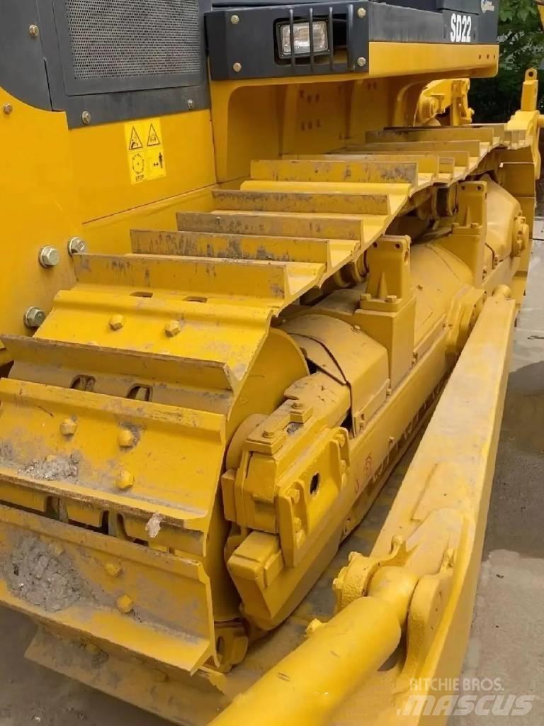 Shantui SD 22 Crawler dozers