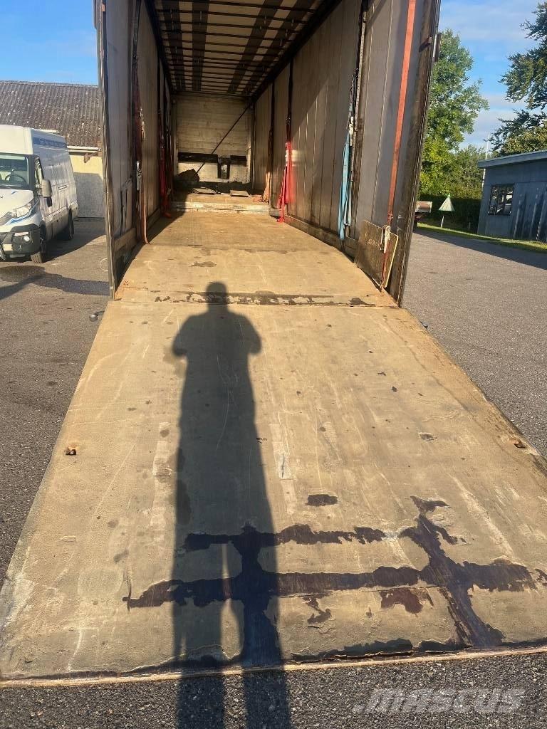AMT MTDK M81 Low loader-semi-trailers