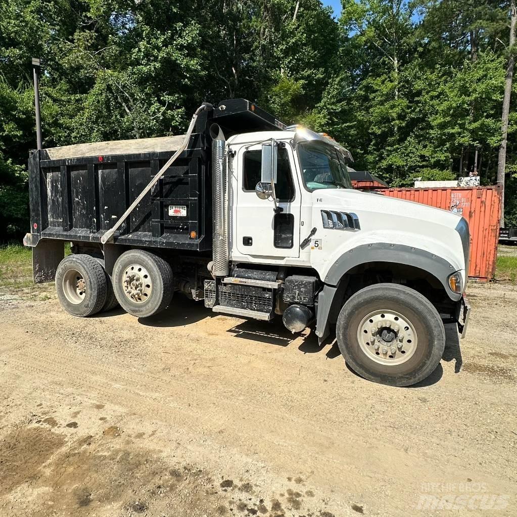 Mack GR 42 F9 Tipper trucks