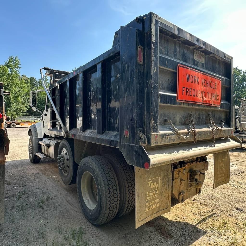 Mack GR 42 F9 Tipper trucks