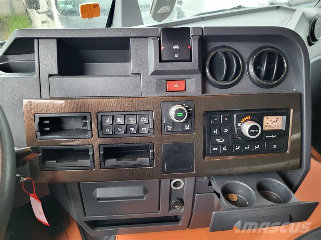 Renault T 430 Chassis Cab trucks