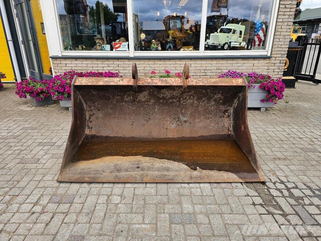  Onbekend Slotenbak Buckets