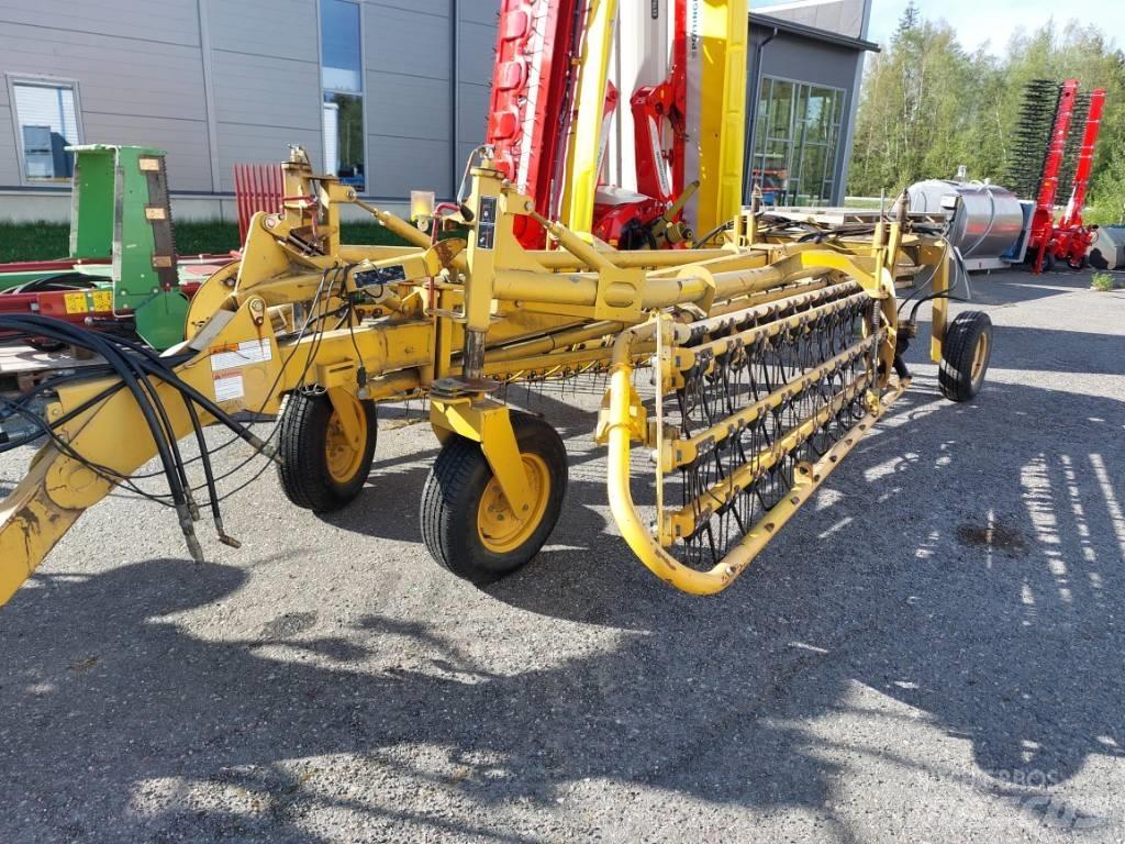  Wermeer R2300 Windrowers