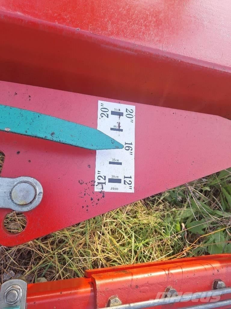 Kverneland PB100 Reversible ploughs