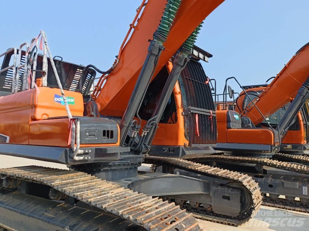 Doosan DX300-9 Crawler excavators