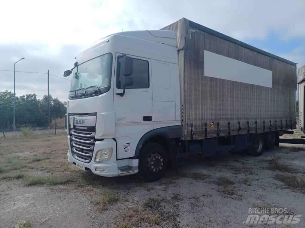 DAF XF 440 Curtainsider trucks