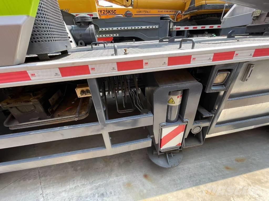 Zoomlion ZTC251V Winches, hoists and material lifts