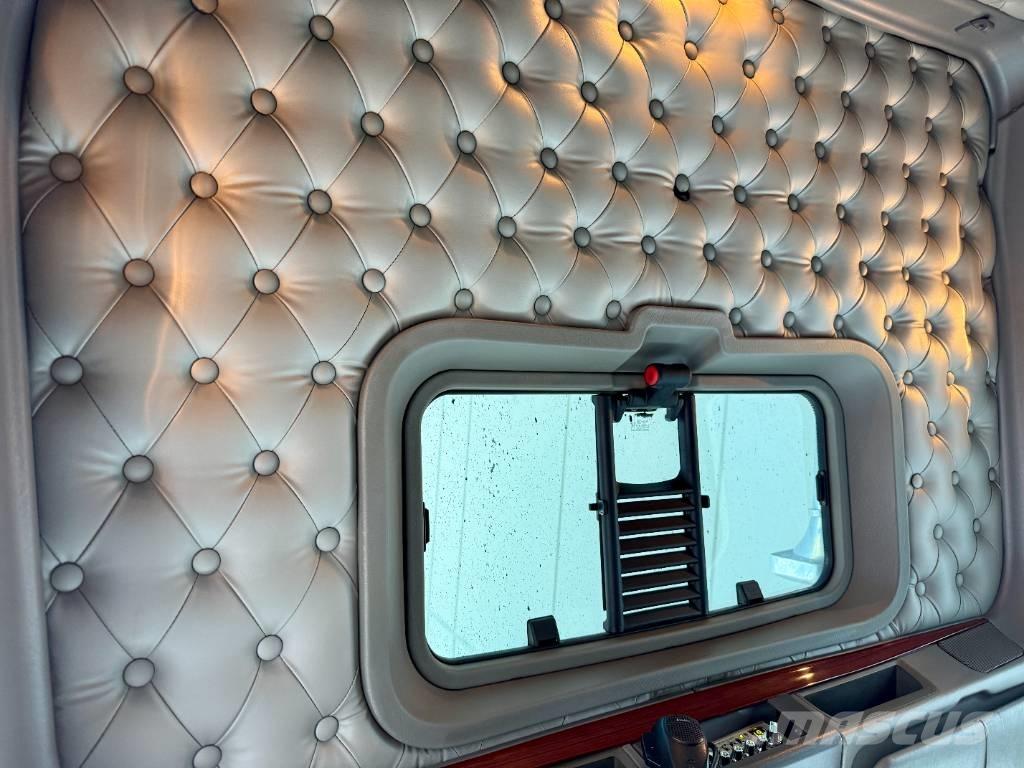 Kenworth W 900 Tractor Units