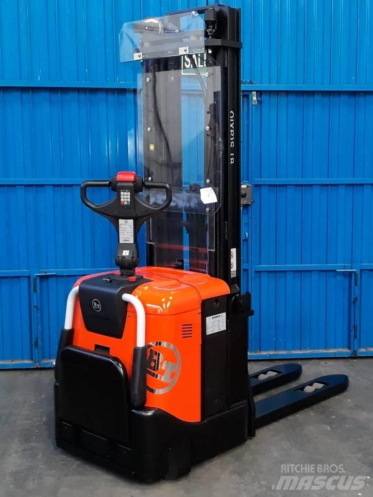 BT SPE 125 Self propelled stackers