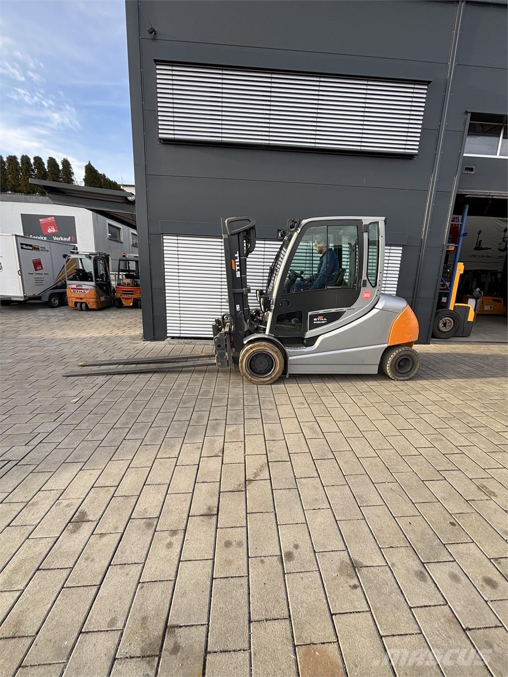 Still RX60-50/600 Electric forklift trucks