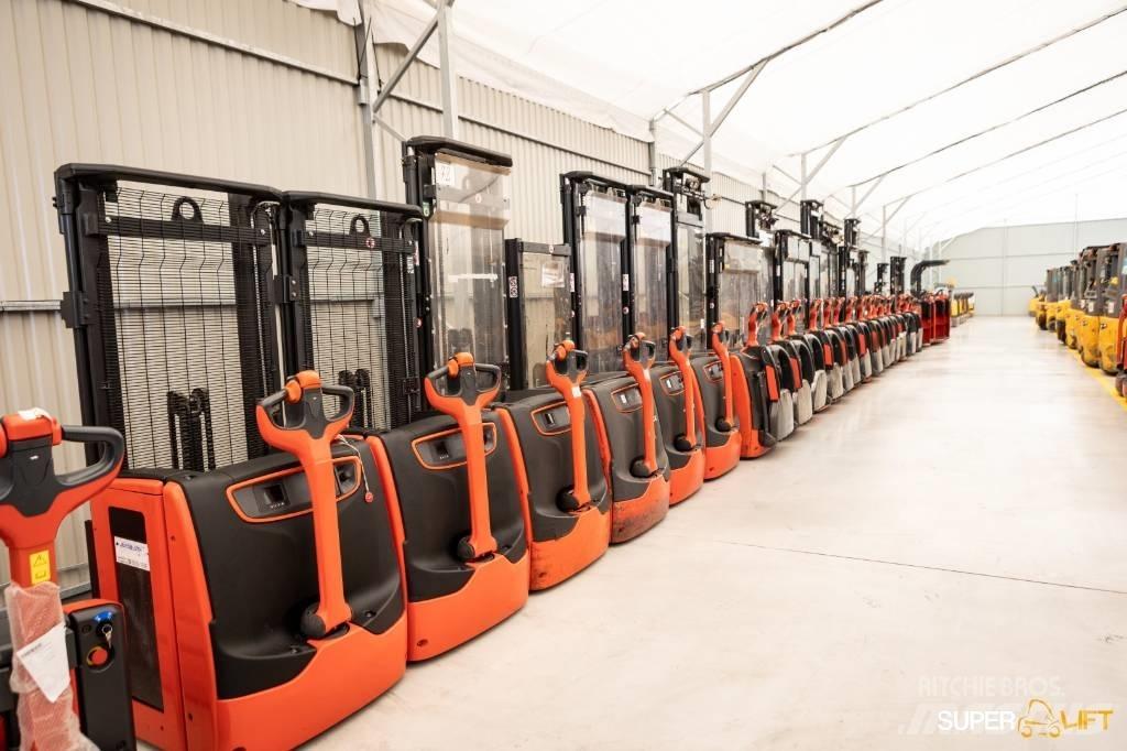 Linde L14AP Self propelled stackers