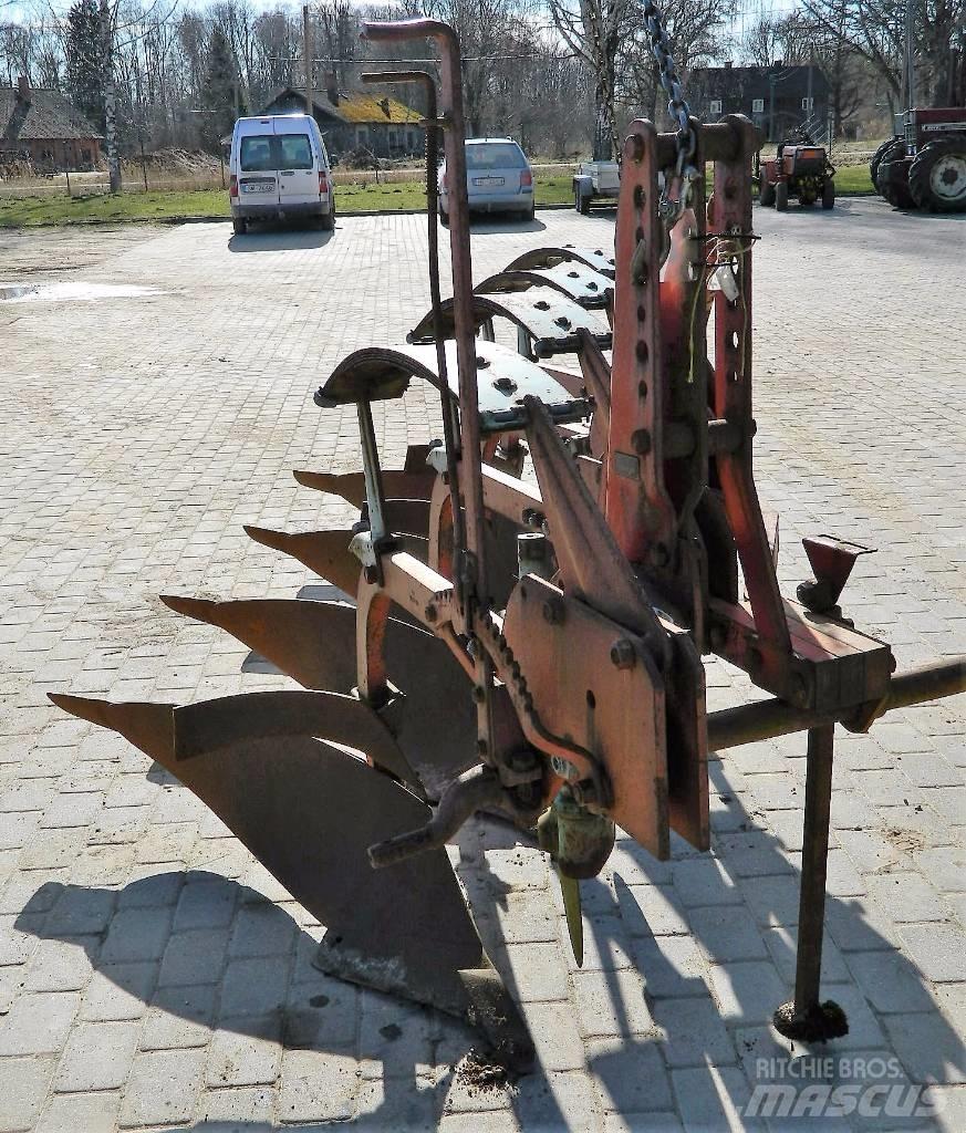 Kverneland 4 Conventional ploughs