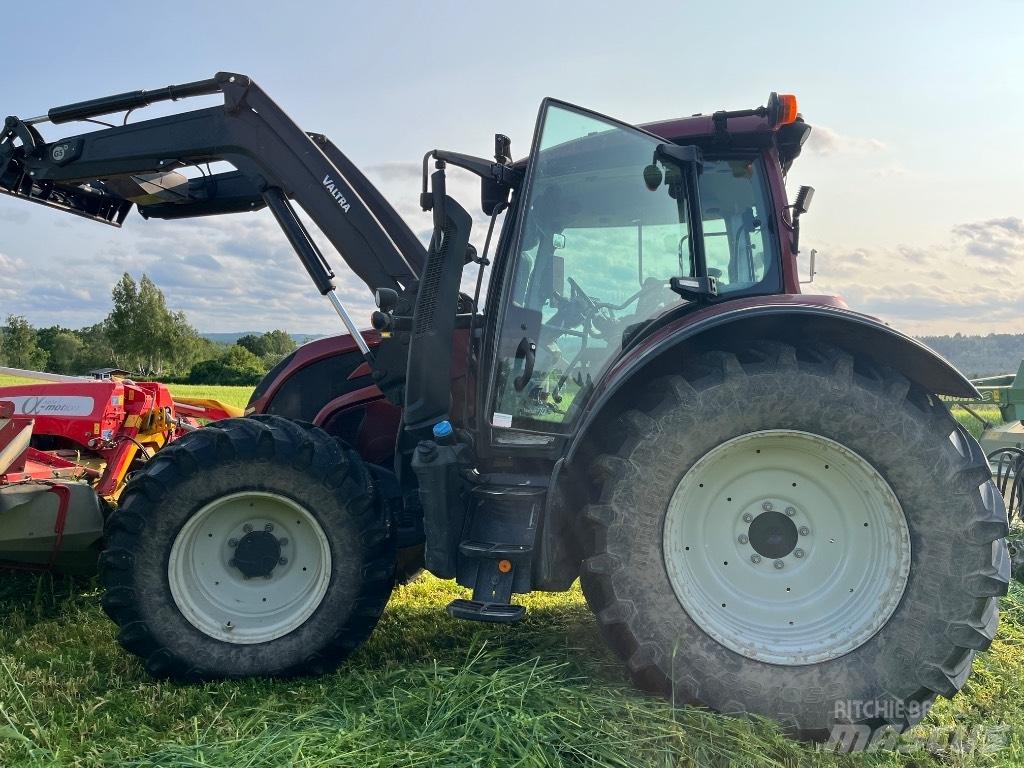 Valtra N155 Versu Tractors