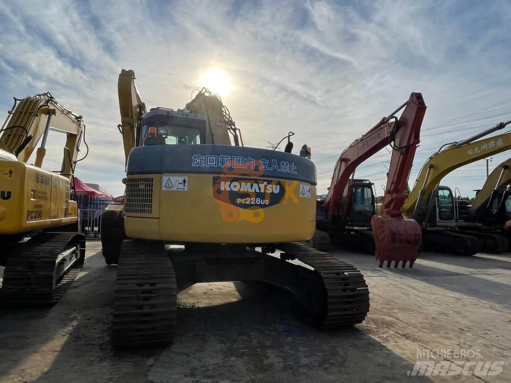 Komatsu PC 228 US Crawler excavators