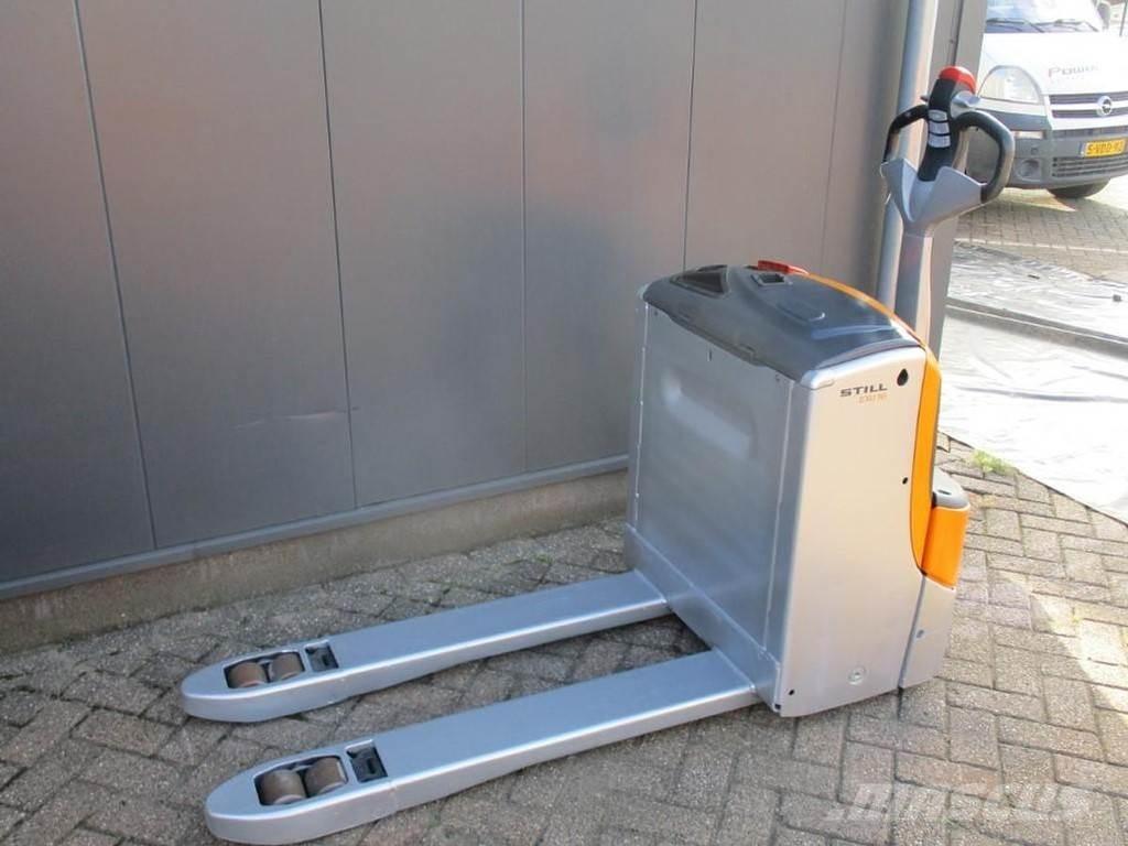 Still EXU 16 Low lifter