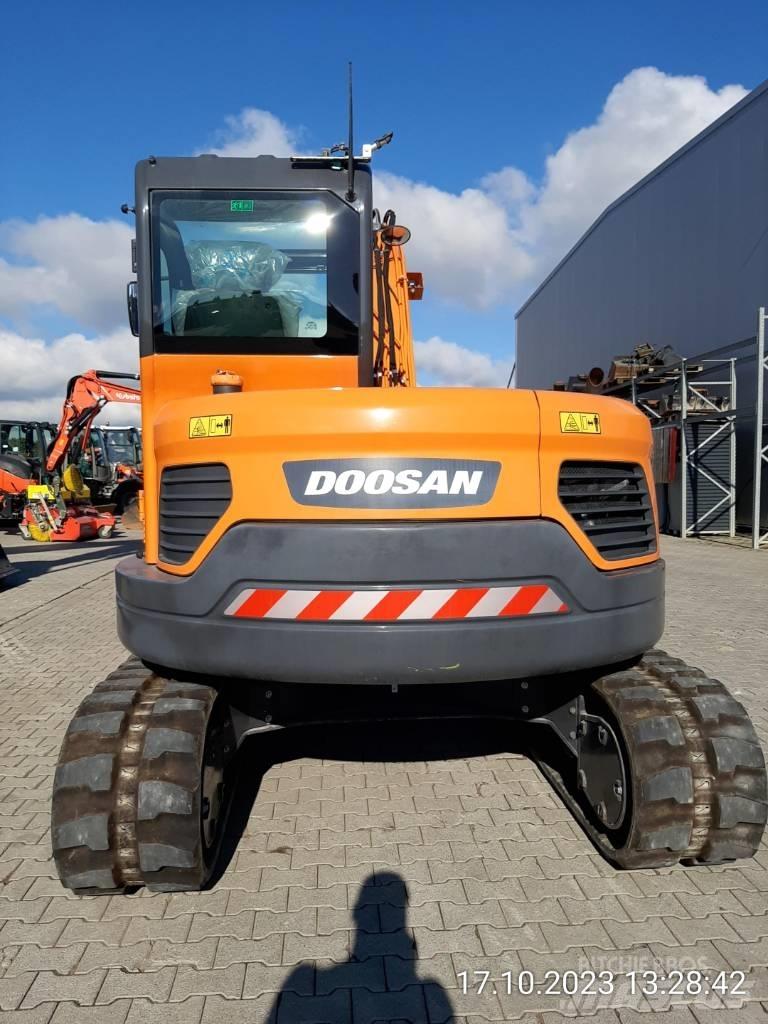 Develon DX 85 R-3 Midi excavators  7t - 12t