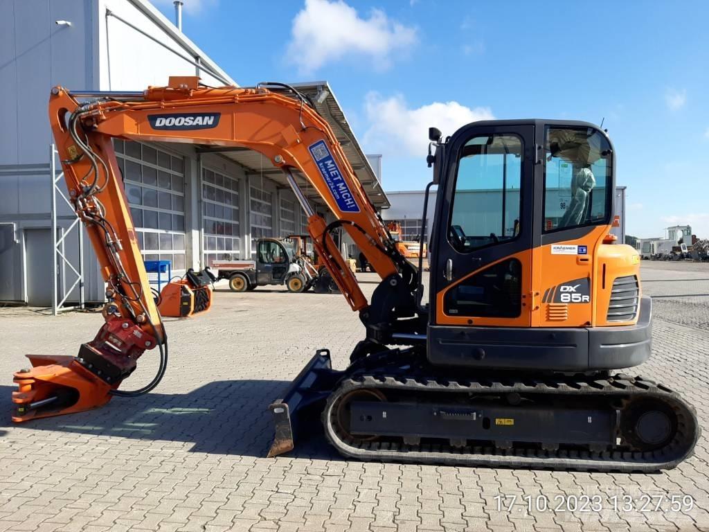 Develon DX 85 R-3 Midi excavators  7t - 12t
