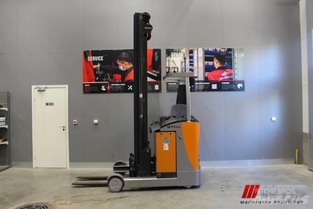 Still FMX17 Reach trucks