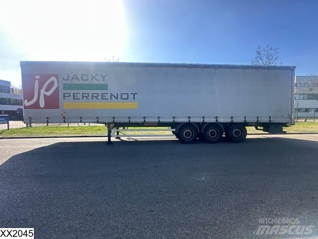 Fruehauf Tautliner Curtainsider semi-trailers