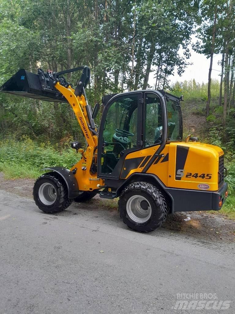Schäffer 2445s Skid steer loaders