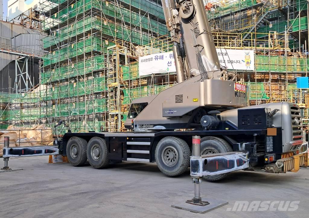 Kato KR-75H Rough terrain cranes