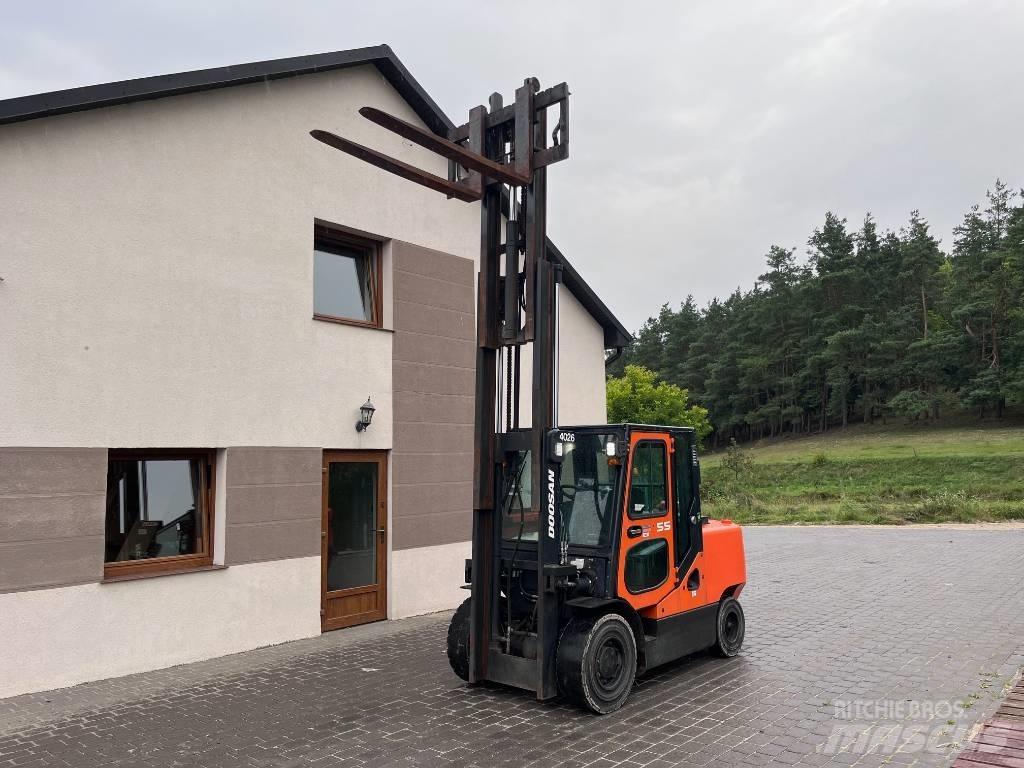 Doosan D 55 C-7 Diesel trucks