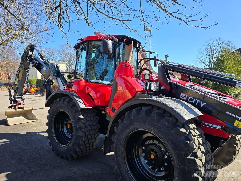 Huddig 1370 Backhoe loaders