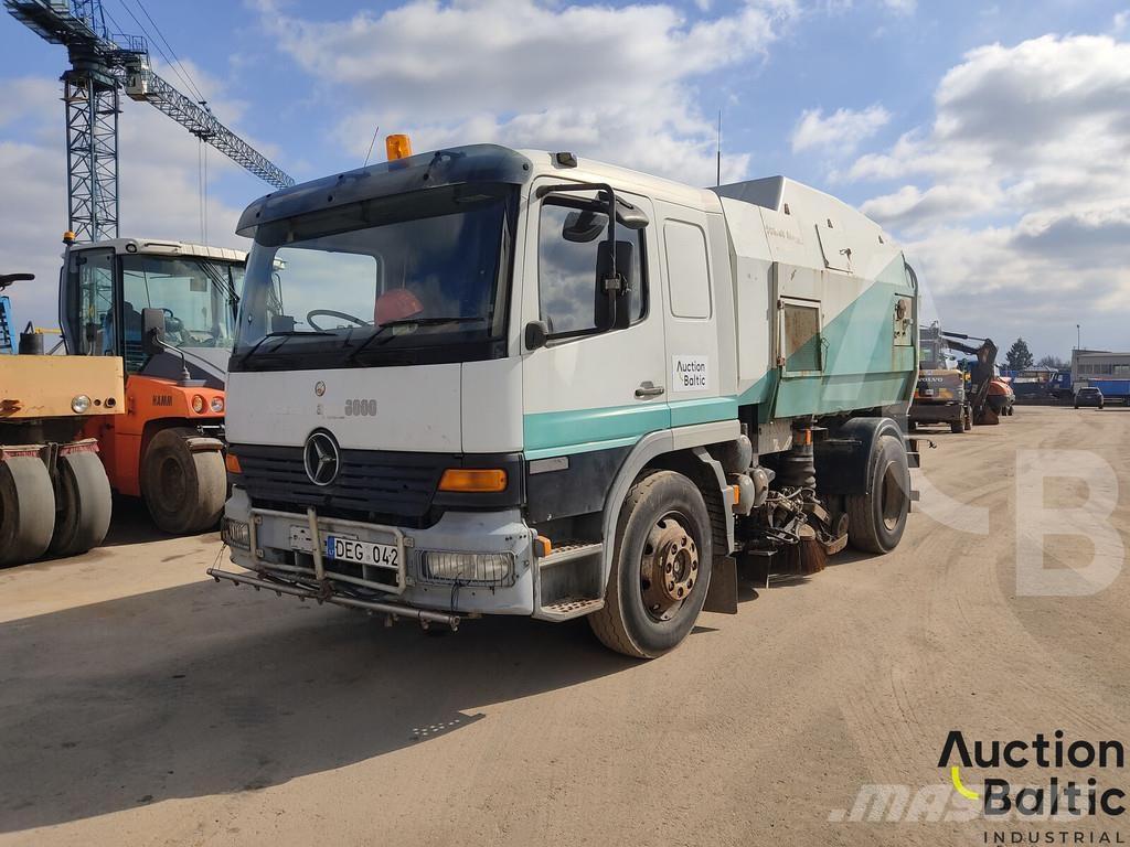 Mercedes-Benz 1517 Sweepers