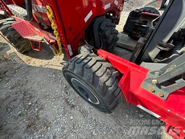 Moffett 4way m55.4 Rough terrain trucks