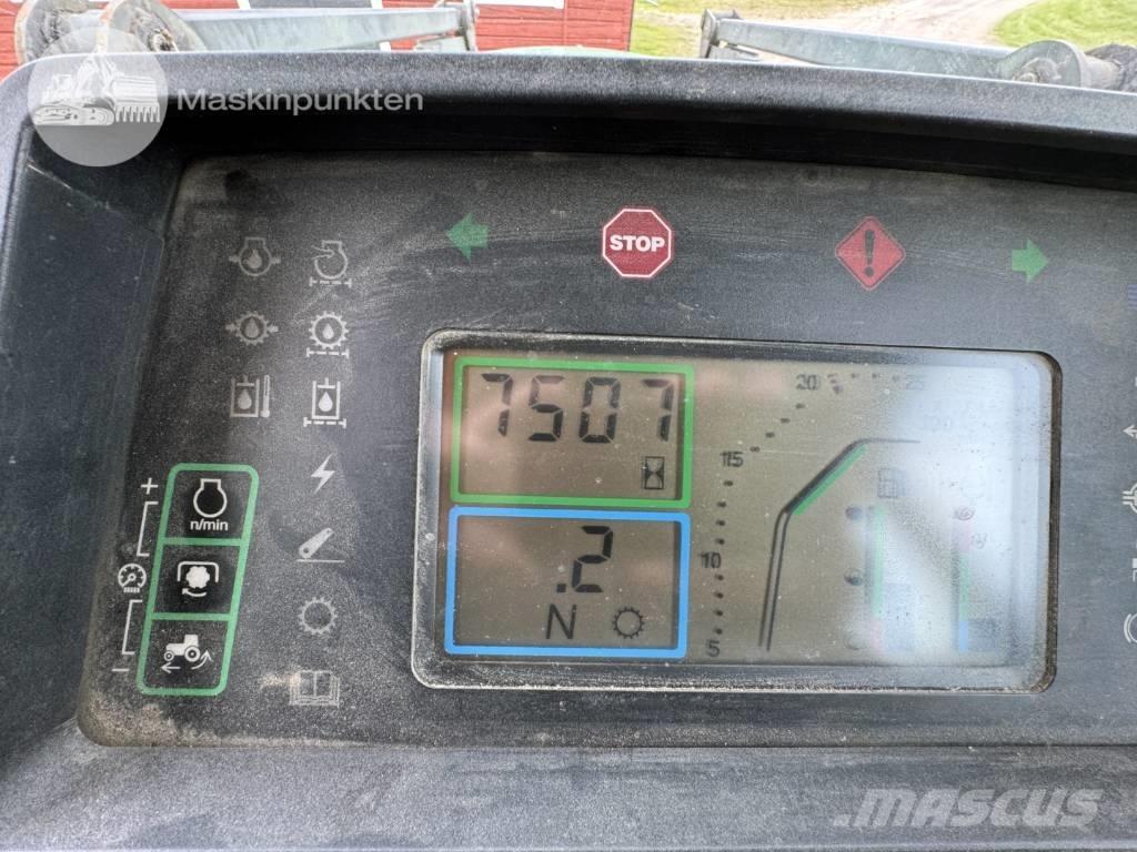 John Deere 7600 Tractors