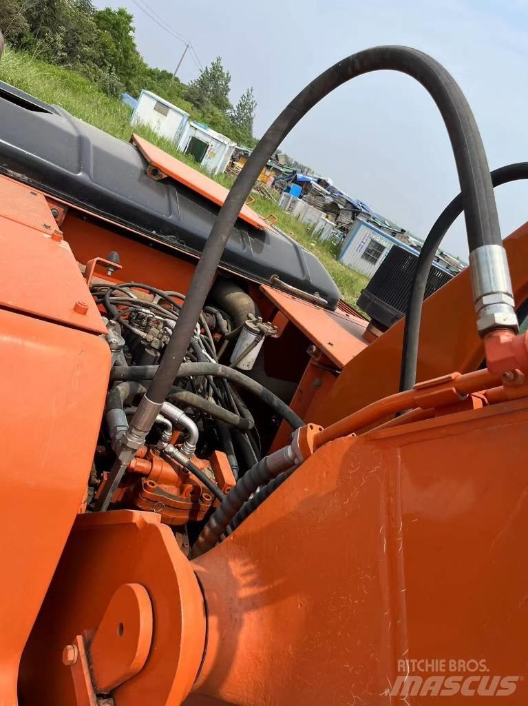 Doosan DH 225 Crawler excavators